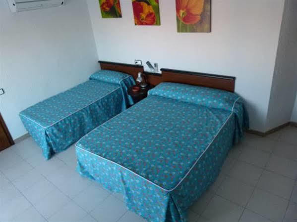Hostal Pardo ميامي بلاتجا المظهر الخارجي الصورة